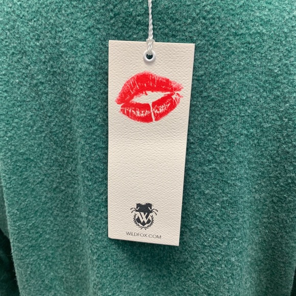 WILDFOX Mistletoe Kisses Sweatshirt - Picture 5 of 6